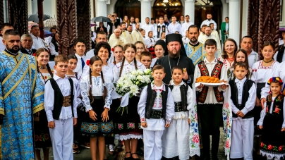 PS Timotei Sătmăreanul a slujit în această duminică în Parohia Ortodoxă Coaș (FOTO)