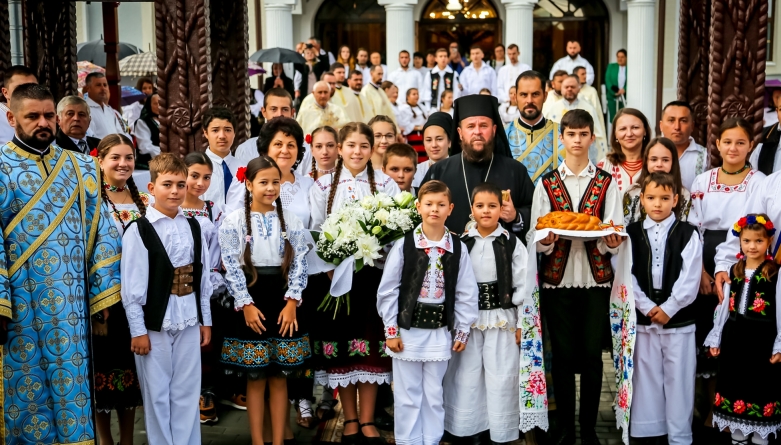 PS Timotei Sătmăreanul a slujit în această duminică în Parohia Ortodoxă Coaș (FOTO)