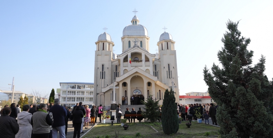 Un fragment din Cinstitul Brâu al Maicii Domnului ajunge azi în Baia Mare