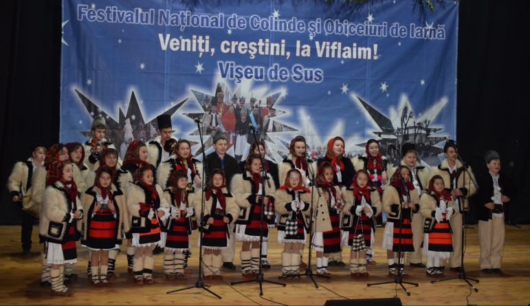 În Vișeu de Sus s-a desfășurat Festivalul de Colinde și Obiceiuri de Iarnă ”Veniți, creștini, la Viflaim!”