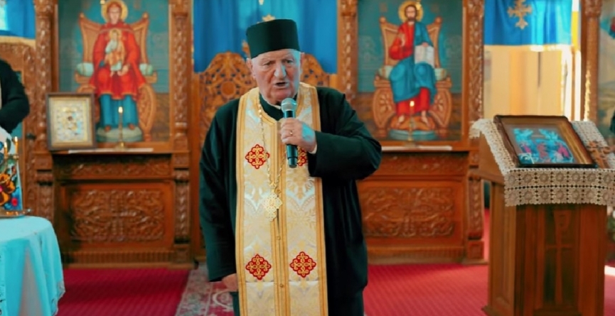 Pr. Doru Gheaja, numit părintele cântecelor patriotice din România, a cântat în Biserica Ortodoxă „Nașterea Maicii Domnului” din Rohia