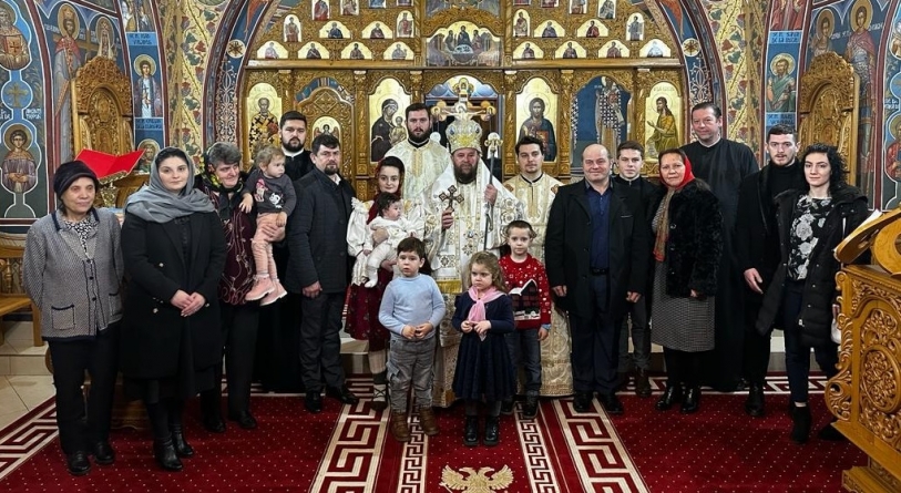 Slujirea Arhierească: Sfânta Liturghie la Paraclisul Episcopal!