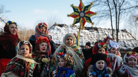 E sărbătoare în familiile ucrainenilor din Maramureș: În 7 ianuarie mii de credincioși sărbătoresc Nașterea Domnului! Iată tradițiile lor minunate!