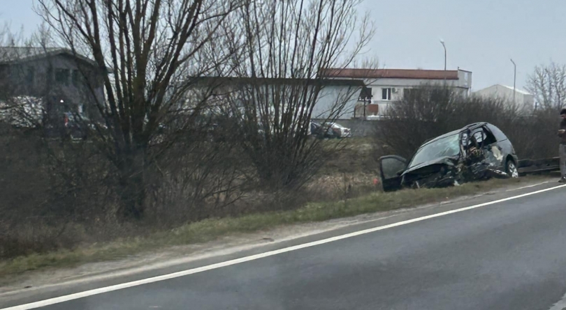 Accident cu două victime pe DN 1C; Cel care l-a provocat avea droguri în mașină și dreptul de a conduce suspendat