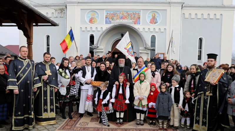 PS Iustin a săvârșit Sfânta Liturghie a Darurilor înainte Sfințite la Parohia Ortodoxă „Sfinții Apostoli Petru și Pavel” Săcălășeni