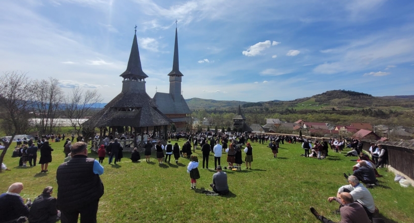 Sfânta Liturghie arhierească în Parohia Rozavlea – Șesu Mănăstirii