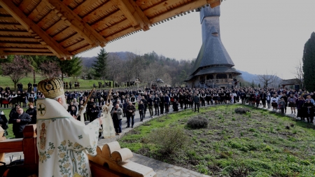 Liturghie arhierească la Mănăstirea Bârsana în această duminică