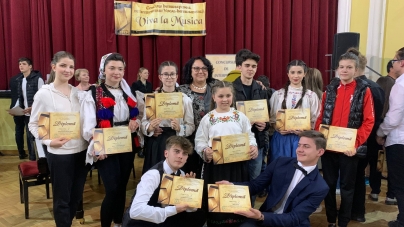 Elevi de la Colegiul de Arte Baia Mare premiați la Concursul internațional de interpretare vocal-instrumentală „Viva la Musica”