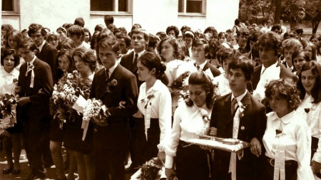 La Colegiul de Arte din Baia Mare: Se sărbătorește, astăzi, semicentenarul absolvirii membrilor promoției „1973” la arte plastice și muzică!