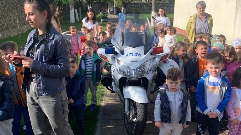 Polițiștii s-au întânit cu micuții de la Grădinița cu Program Prelungit nr. 27 Baia Mare