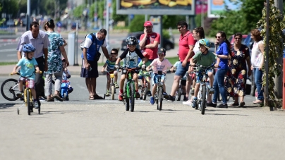 În curtea Catedralei din Baia Mare va avea loc concursul „Micul Biciclist Creștin”, ediția a X-a