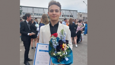 Tânăr model: Traian Rareș Tuș, șef de promoție al Colegiului Național „Gheorghe Sincai” Baia Mare cu media generală 10