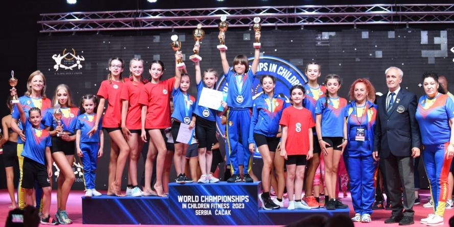 Campionatul Mondial Fitness Cadeți: Medalii pentru sportivii din Maramureș, în Serbia, cu echipa României; Iată lista premiilor și a câștigătorilor