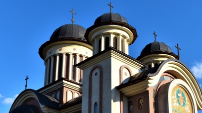 „Biserica Ortodoxă Înălțarea Domnului”, Târgu Lăpuș: 20 ani activi în comunitate ai lăcașului maramureșean; PS Părinte Iustin va fi prezent la hram