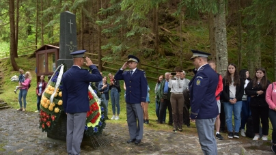 Cimitirul Militar de la Miraj, de pe Valea Vaserului, a împlinit 106 ani; Au fost aprinse candele și depuse coroane pentru eroi