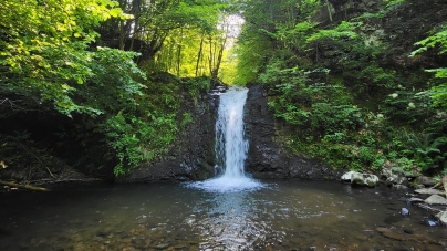 Cascada Ștur, o oază de liniște în mijlocul naturii