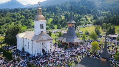 A fost hram la Mănăstirea Moisei; Mii de credincioși au mers să se închine Maicii Domnului