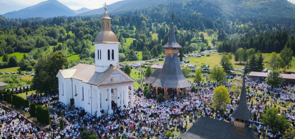 A fost hram la Mănăstirea Moisei; Mii de credincioși au mers să se închine Maicii Domnului