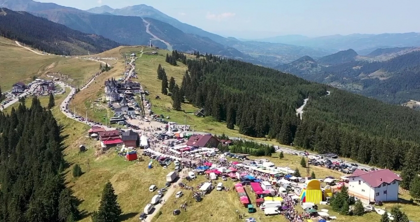 Începe „Hora la Prislop”, cel mai frumos festival interjudețean de folclor