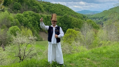 Artistul Radu Ciordaș vă dă întâlnire la „Joc în sat”, eveniment care va avea loc la Muzeul Satului din Baia Mare