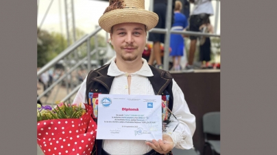 Tânărul Denis Cupșe a adus în Maramureș Trofeul și Marele Premiu al Festivalului “Corabia de Aur”