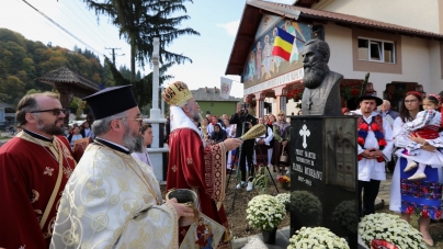 Bustul preotului mărturisitor Florea Mureșan a fost dezvelit și binecuvântat în curtea bisericii din Suciu de Sus