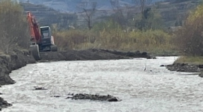 Râul Iza, decolmatat în localitatea Rozavlea