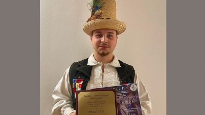 Maramureșeanul Denis Cupșe, premiul II la Festivalul-Concurs Național „Cânt și Joc pe Hârtibaci” de la Sibiu