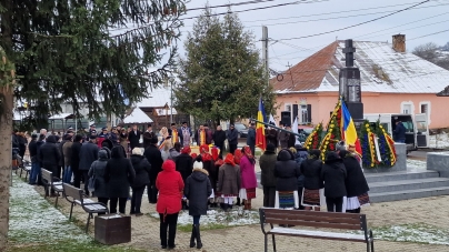 Comuna Lăpuș, în nuanțele tricolorului de Ziua Națională a României