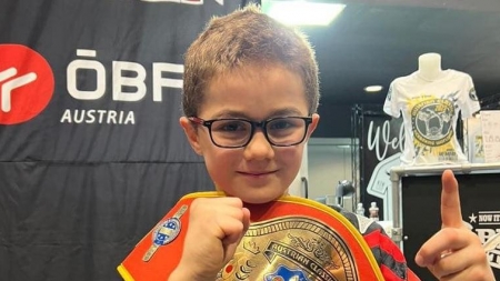 Matei Scoropan, originar din Borșa, a câștigat al 3-lea său titlu de campion internațional, la kickboxing, la doar 9 ani