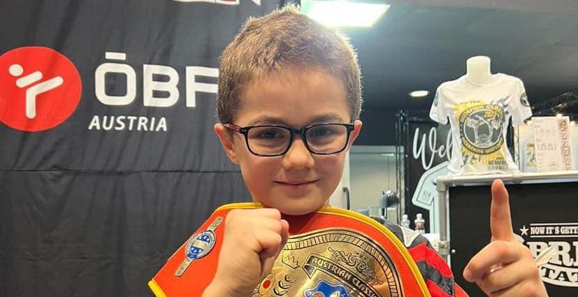 Matei Scoropan, originar din Borșa, a câștigat al 3-lea său titlu de campion internațional, la kickboxing, la doar 9 ani