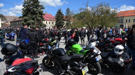 Sezonul moto s-a deschis oficial. Zeci de motocicliști au participat la eveniment