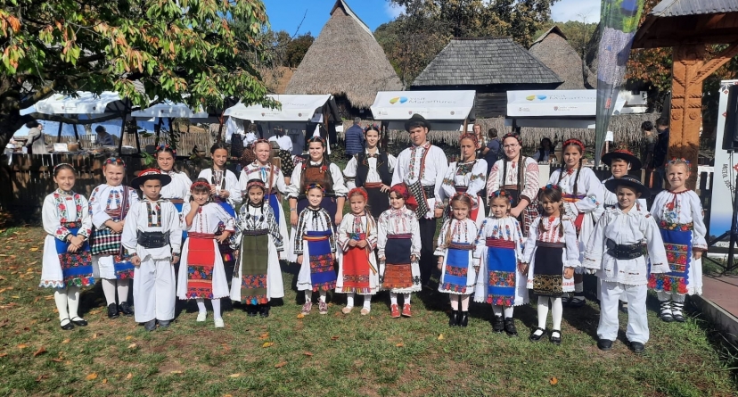 În Târgu Lăpuș va avea loc Spectacolul Cultural Artistic „Hori și joc în Maramureș”