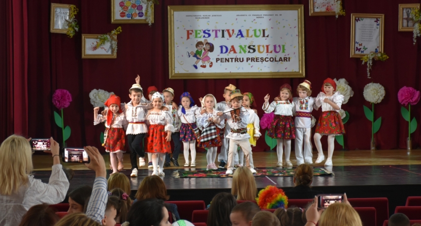 Bucurie și talent: La Borșa s-a desfășurat ediția a XVIII-a a Festivalului Județean de Dans pentru Preșcolari