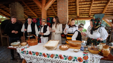 Emisiunea ROventura, din nou în Maramureș. Pregătirile de Paște sunt în toi