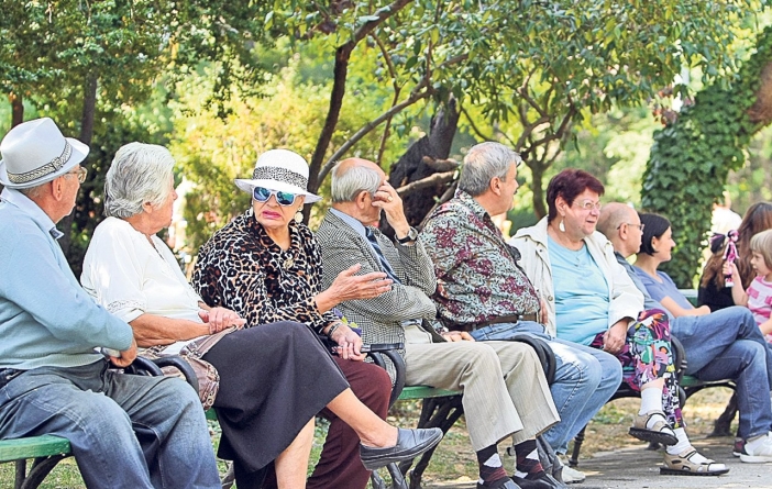 Câți pensionari are România și care este pensia medie