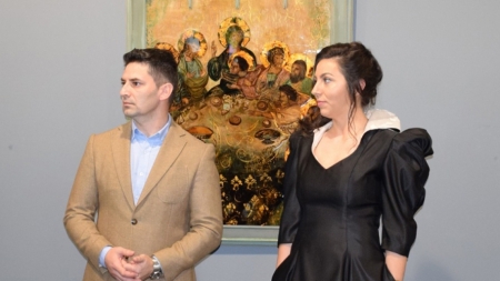 Lavinia Maria Balazsi și Ioan Adrian Sabadîș vernisează la Sighetu Marmației expoziția „Icoana, simboluri scrise”