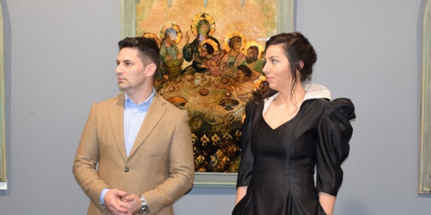 Lavinia Maria Balazsi și Ioan Adrian Sabadîș vernisează la Sighetu Marmației expoziția „Icoana, simboluri scrise”