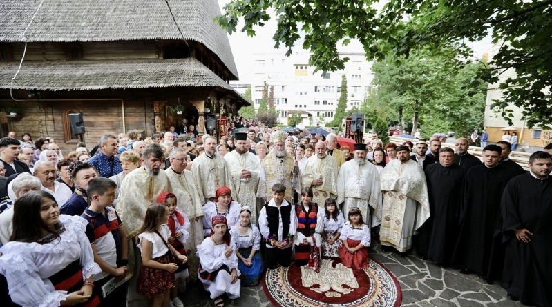 PS Iustin a slujit la bisericuța de lemn din Baia Mare cu ocazia împlinirii a 20 de ani de la târnosirea ei