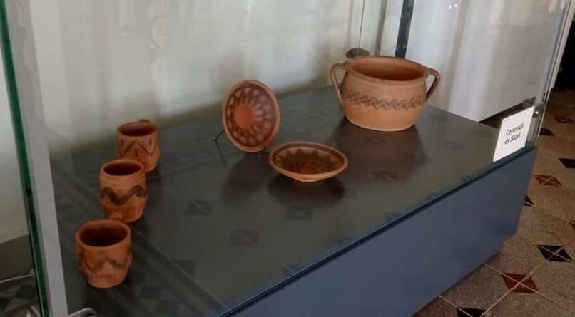 Ceramica de Săcel, în vitrinele Centrului Cultural Pastoral din Sighetu Marmației