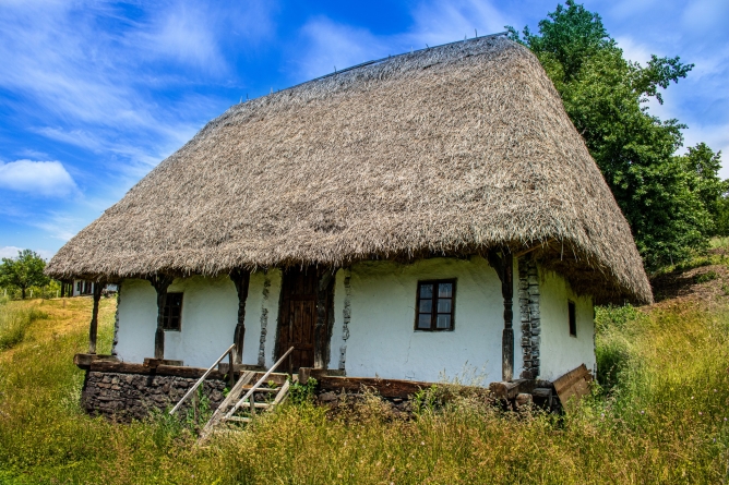 La Muzeul Satului din Baia Mare se va realiza o expoziție care să redea atmosfera școlilor de odinioară