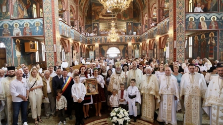 PS Iustin s-a aflat în această duminică în mijlocul credincioșilor din Tăuții de Sus