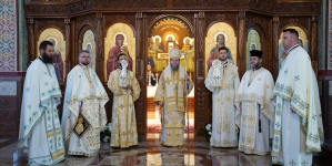 Preasfințitul Părinte Teofil de Iberia, Arhiereu-vicar al Episcopiei Spaniei și Portugaliei, a săvârșit Sfânta Liturghie în Sighetu Marmației