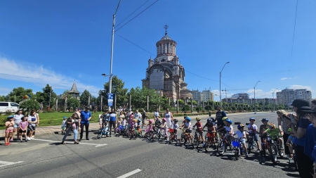 Concursul „Micul biciclist creștin” a renit aproape 100 de participanți