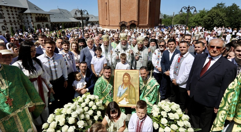 A fost hramul Mănăstirii Scărișoara Nouă; Trei ierarhi s-au aflat în mijlocul credincioșilor