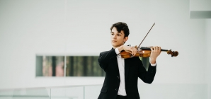 Alexandru Sabo, violonistul care la doar 15 ani demonstrează un talent excepțional