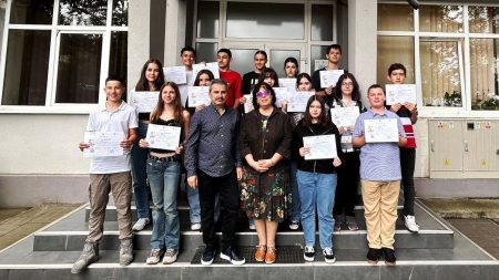 Colegiul „Lucaciu” și-a mai adăugat două premii în palmares, la Concursul „Noi și chimia”