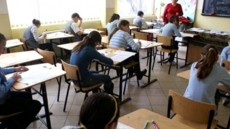 Bani în plus pentru dascălii care vor scana lucrările, la examenele din această vară