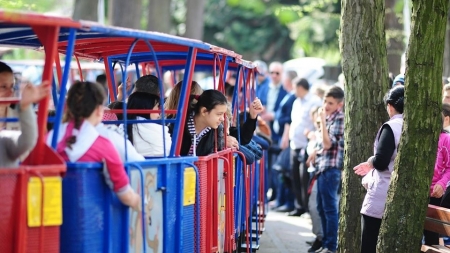 Orășelul copiilor își mută cartierul în parcul Regina Maria