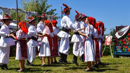 Cântecul, jocul și straiul popular se vor împleti din nou armonios în cadrul evenimentului „Zestrea Lăpușană”